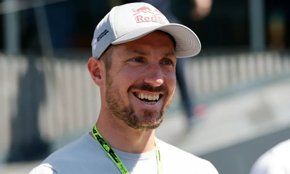 29.06.2025, xsvx, Motorsport FIA Formel 1, Grand Prix von &Ouml;sterreich v.l. Skifahrer Skirennfahrer Marcel Hirscher FIA REGULATIONS PROHIBIT ANY USE OF PHOTOGRAPHS as IMAGE SEQUENCES and/or QUASI-VIDEO Zeltweg-Spielberg *** 29 06 2025, xsvx, Motorsport FIA Formula 1, Grand Prix of Austria v l Skier Ski racer Marcel Hirscher FIA REGULATIONS PROHIBIT ANY USE OF PHOTOGRAPHS as IMAGE SEQUENCES and or QUASI VIDEO Zeltweg Spielberg,Image: 1016905107, License: Rights-managed, Restrictions:, Model Release: no 
