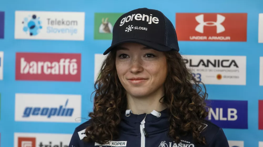  Silva Verbič- 15.02.2023 &ndash; Smučarska zveza Slovenije (SZS) - mo&scaron;ka in ženska reprezentance v smučarskih skokih in smučarskih tekih za nastop na svetovnem prvenstvu v nordijskem smučanju Planica 2023 //FOTO: Luka Cjuha