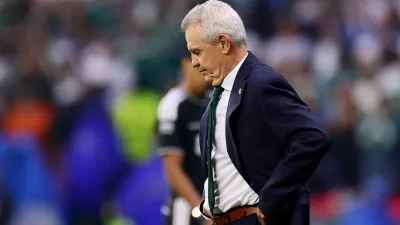 Soccer Football - FIFA World Cup 2026 - Round of 16 - Mexico v England - Estadio Azteca, Mexico City, Mexico - July 5, 2026 Mexico coach Javier Aguirre during the match REUTERS/Eloisa Sanchez