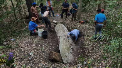 Slovenski arheolog Ivan Šprajc je s sodelavci na območju mehiškega biosfernega rezervata Balam Kú raziskal še eno doslej skoraj neznano majevsko mesto.