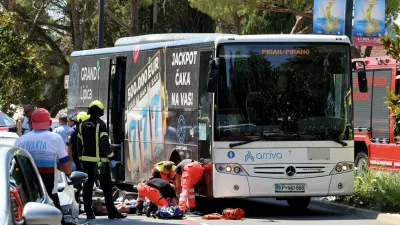 »Vozniki nosijo ogromno odgovornost«: Po smrti kolesarja pozivi k ureditvi avtobusnih prevozov