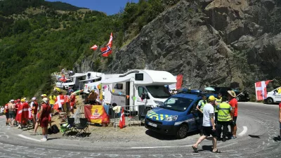Še zdaleč ni najtežji, toda glede prepoznavnosti in vzdušja je Alpe d'Huez bržkone klanec številka ena Toura. F Profimedia