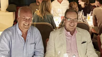 Kevin Spacey (desno) je rojstni dan v Dubrvniku praznoval v družbi režiserja Jakova Sedlarja.