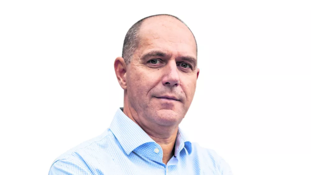  04.11.2019 &ndash; red. prof. dr. Jože P. Damijan, ekonomist &ndash; redni profesor Ekonomske fakultete Univerze v Ljubljani in nekdanji politik - podpredsednik Strate&scaron;kega sveta za gospodarstvo pri predsedniku vlade, predsednik vladnega Odbora za reforme in minister za razvoj //FOTO: Matjaž Ru&scaron;t------COLORNA BELI PODLAGIZA KOLUMNOV PERMANENT !!!