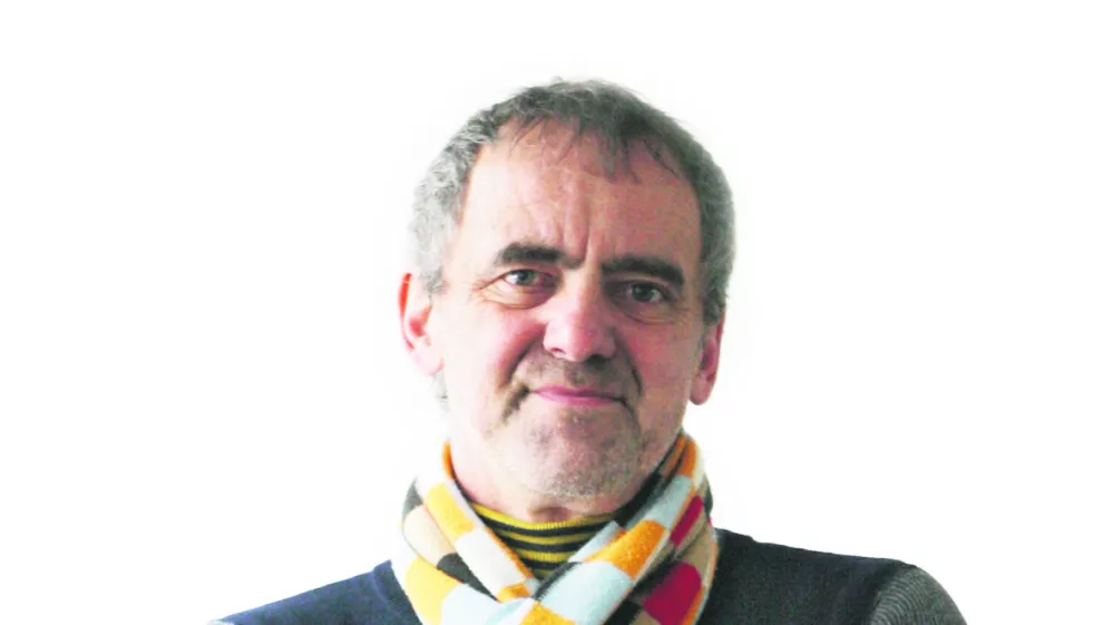 Leon Magdalenc, zunanji kolumnist - Dnevnik 2016 - portreti za komentarje in kolumne - kolumnisti - - //FOTO: Tomaž Skale------barvno, belo ozadje, za kolumno, PERMANENT!!!
