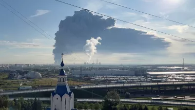 Smoke billows from the burning Wildberries warehouse following a Ukrainian drone attack, according to local authorities, in the course of the Russia-Ukraine conflict, in Saint Petersburg, Russia July 24, 2026, in this still image taken from video. REUTERS/Stringer