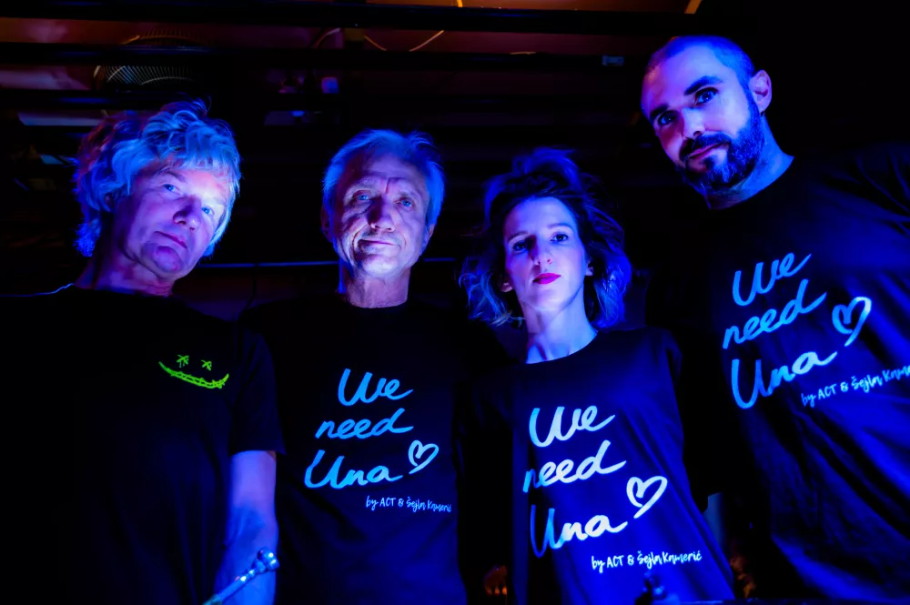 Na Grad Kromberk prihaja kvartet hrva&scaron;kega glasbenika Darka Rundeka. Koncert bo v soboto ob 21. uri. F arhiv Glasbe sveta