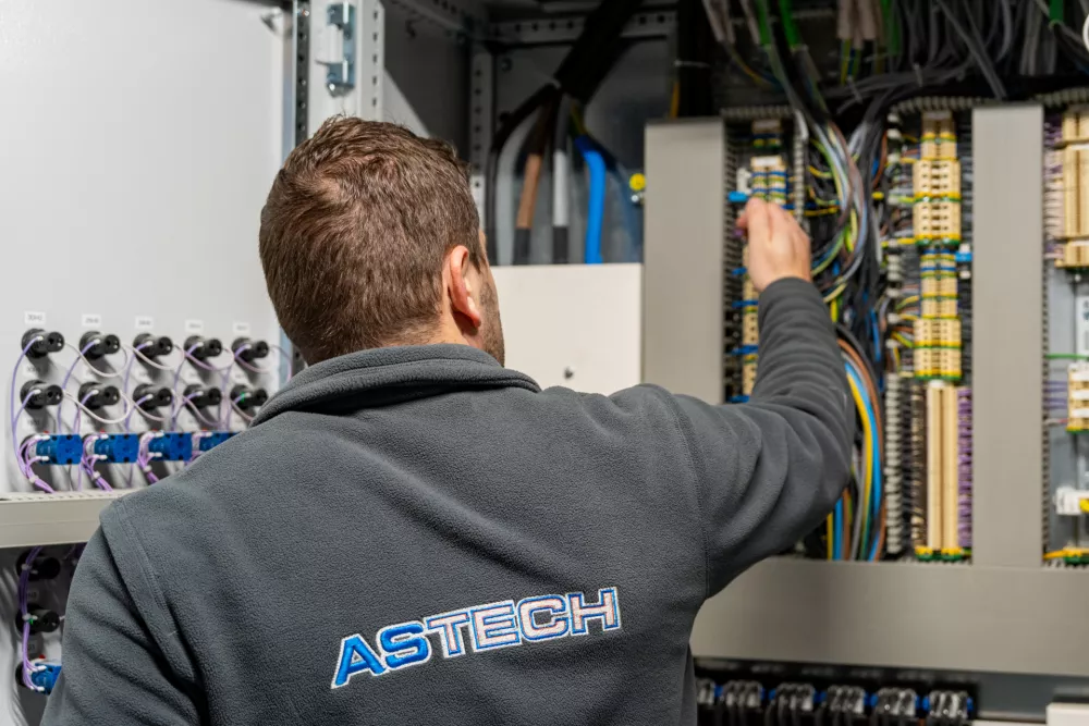 Astech ima eno največjih servisnih ekip za klimatizacijo, prezračevanje in ogrevanje v Sloveniji in zagotavlja storitve po vsej državi in tudi v sosednjih državah. (Foto: arhiv ponudnika)