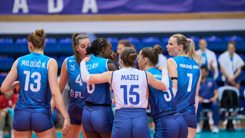 Slovenska ženska odbojkarska reprezentanca je bila po zmagi nad Črno goro na uvodni tekmi Evropske lige v Baru bolj&scaron;a &scaron;e od Gruzije. 