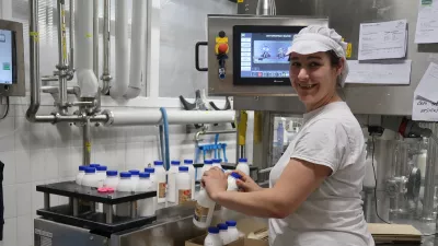 Slovenci pijemo vse manj mleka, vračajo pa se nekoč pozabljeni izdelki