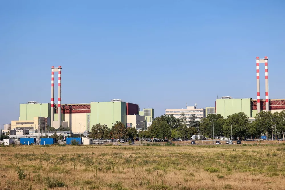 The MVM Paks Nuclear Power Plant, which had to close its Reactor 3 due to extremely low water levels on the Danube River, is seen in Paks, Hungary, Wednesday July 29, 2026. (Daniel Kiss) / Foto: Daniel Kiss