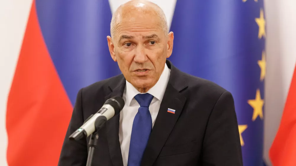 Ljubljana, vlada.Konstitutivna seja strateskega sveta za gospodarstvo.Predsednik vlade Janez Jansa.