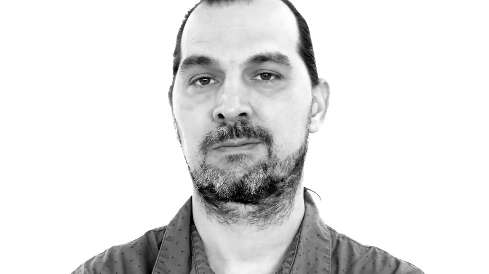 Gregor Butala- Redakcija Dnevnik 2024 - portreti za komentarje in kolumne - kolumnisti - komentatorji &ndash; novinarji - portret //FOTO: Luka Cjuha