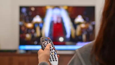 Na vsak način hočejo, da gledate televizijske oglase. / Foto: Istock