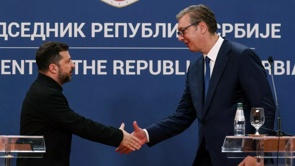 Rokovanje ranjenih predsednikov koristi obema