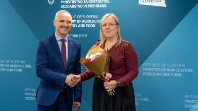 Je minister Janez Cigler Kralj le moralni razsodnik ali tudi moralni gre&scaron;nik?