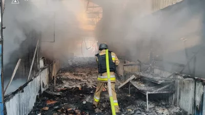 In this photo provided by the Ukrainian Emergency Service, firefighters put out a fire following a Russian air attack in Kramatorsk, Ukraine, Monday, Aug. 10, 2026. (Ukrainian Emergency Service via AP)