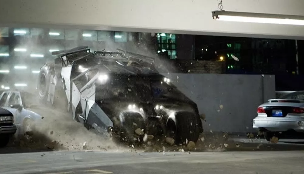 Kot tank je lahko Tumbler prebijal tudi betonske ovire. / Foto: Imcdb