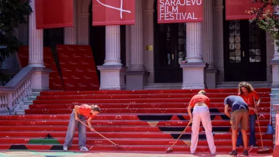 14.08.2024., Sarajevo, Bosna i Hercegovina - Posljednje pripreme za 30. Sarajevo Film Festival su u tijeku, a postavljen je i crveni tepih. Photo: Armin Durgut/PIXSELL