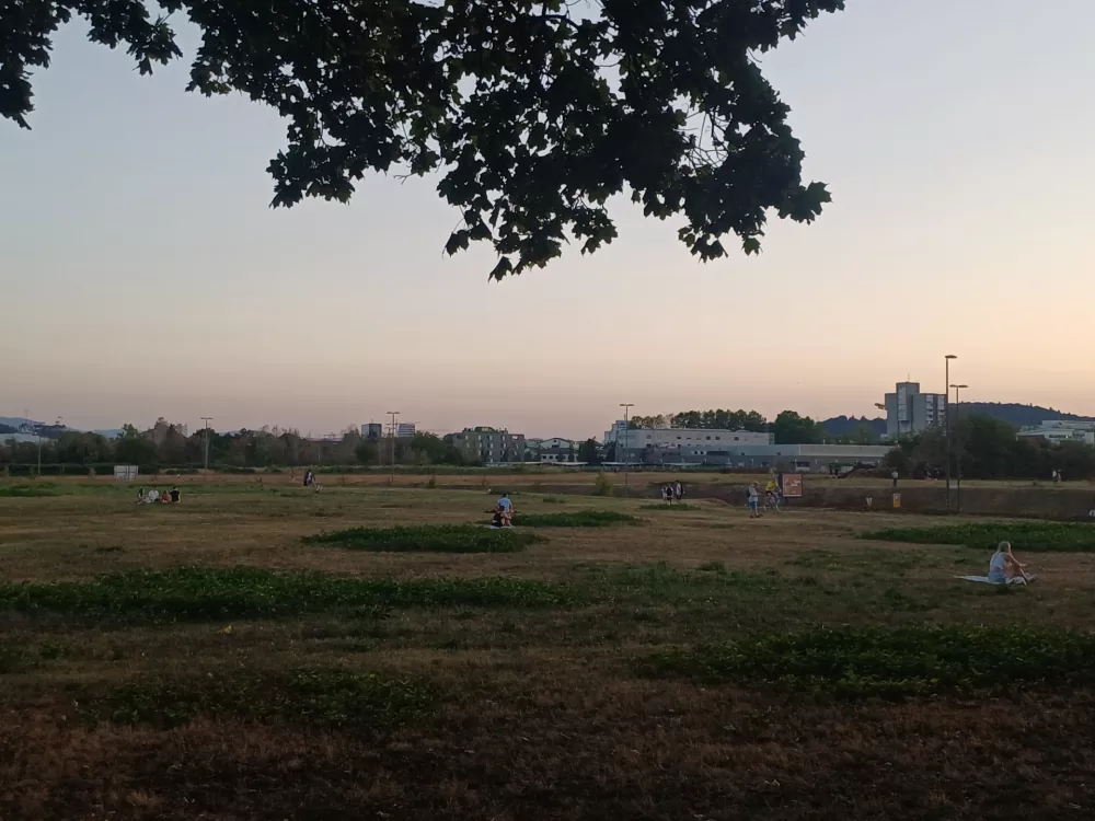 Opazovanje delnega sončnega mrka. Foto: Bralec