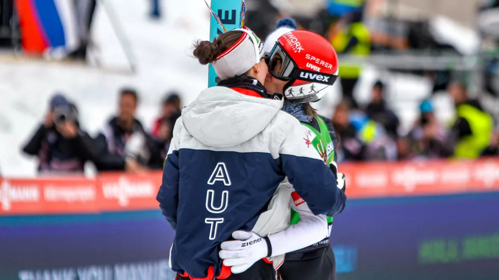 Planica 29.03.2026Skoki narciarskie. FIS Puchar Swiata w Lotach Narciarskich w Planicy. Sezon 2025/2026. Konkurs indywidualny mezczyzn --- Ski Jumping. FIS Ski Flying World Cup in Planica, Slovenia. Season 2025/2026. Men's individual competition. Person shown: Lisa Eder Manuel Fettner,Image: 1087205815, License: Rights-managed, Restrictions: *** World Rights Except Poland *** POLOUT, Model Release: no 