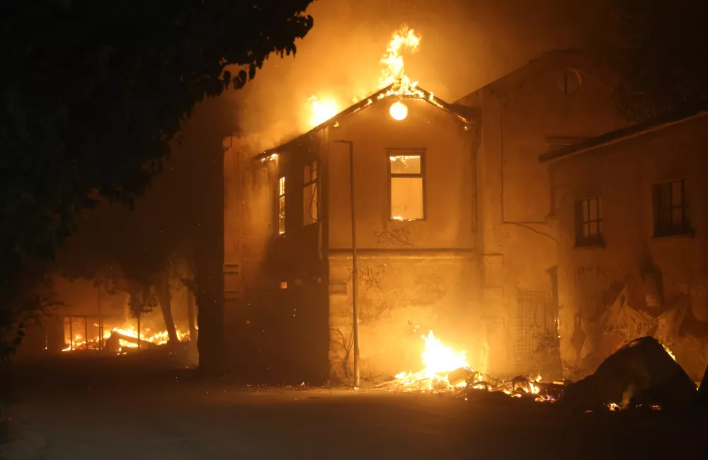 14.08.2026.,Omis- Stravicna noc na pozaristu kod Omisa gdje vatrena stihija unistava sve pred sobom. Photo: Ivo Cagalj/PIXSELL