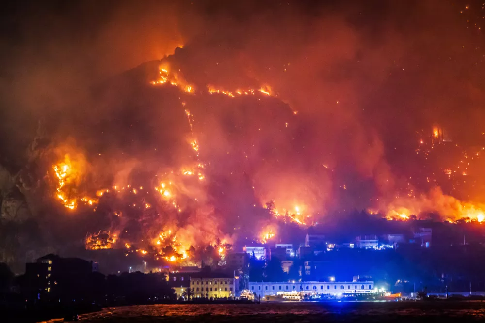 13.08.2026., Omi&scaron;: Pogled na Omi&scaron; sa u&scaron;ća Cetine. Photo: Zvonimir Barisin/PIXSELL