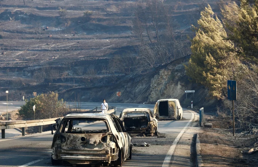14.08.2026., Omis - Dolaskom jutra postali su vidljivi razmjeri stete nakon nezapamcenog pozara koji je jucer i nocas zahvatio podrucje Omisa. Photo: Ivo Cagalj/PIXSELL