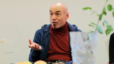 Ljubljana, Lutkovno gledalisce Ljubljana. Novinarska konferenca pred premiero predstave Kamni avtorjev Toma Lycosa in Stefa Nantsoua v reziji Ivice Simic. Prevajalec Darko Čuden. Foto: Daniel Novakovic/STA