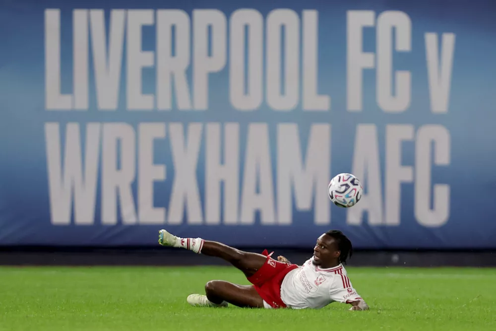 Jul 29, 2026; New York, New York, USA; Liverpool FC defender Jeremie Frimpong (30) passes the ball against Wrexham AFC during the second half at Yankee Stadium. Mandatory Credit: Brad Penner-Imagn Images / Foto: Brad Penner