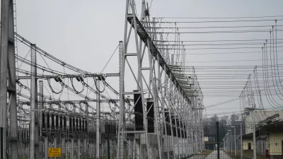 elektrika - simbolična fotografijaelektrično omrežjeomrženinaporaba elektrikedaljnovodelektrična napeljavaELES11.02.2025 Električno omrežje, okolica BeričevaFOTO: Nik Erik Neubauer