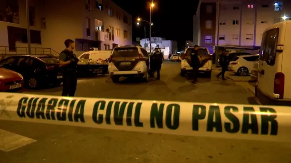 Police officers work at the crime scene where a suspected gang leader's mother-in-law, his pregnant sister and a teenager were killed in a drug-related shooting in Isla Cristina, Spain August 16, 2026. FORTA/Handout via REUTERS THIS IMAGE HAS BEEN SUPPLIED BY A THIRD PARTY. SPAIN OUT. NO COMMERCIAL OR EDITORIAL SALES IN SPAIN.