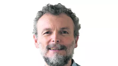 Dragan Petrovec, zunanji kolumnist- Dnevnik 2016 - portreti za komentarje in kolumne - kolumnisti - komentatorji - novinarji - novinarka - //FOTO: Tomaž Skale------BARVNA!!!, FOTO PERMANENT!!!
