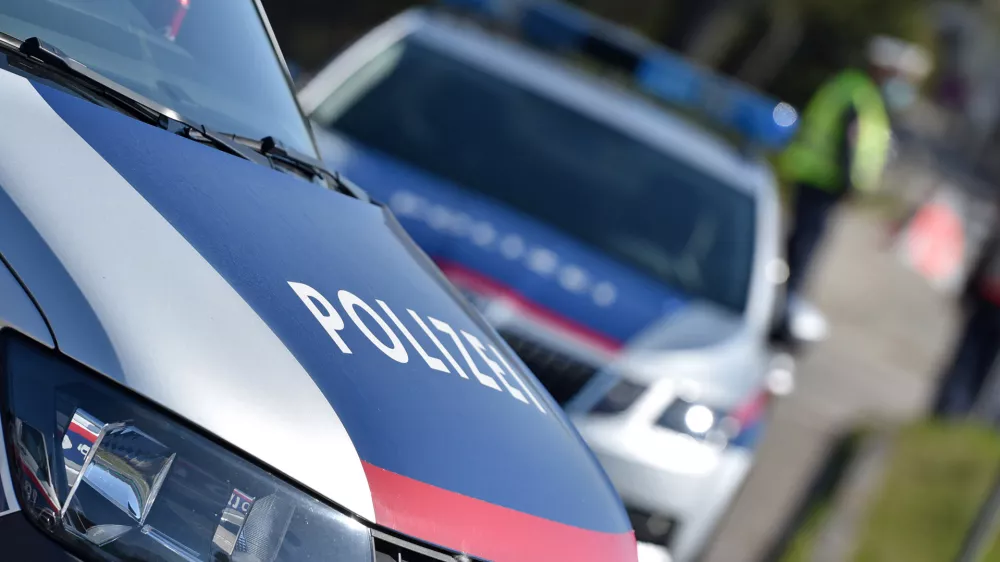 Corona crisis - Police controls - The exit restrictions are controlled by the police in Austria (Gmunden district, Upper Austria, Austria) -