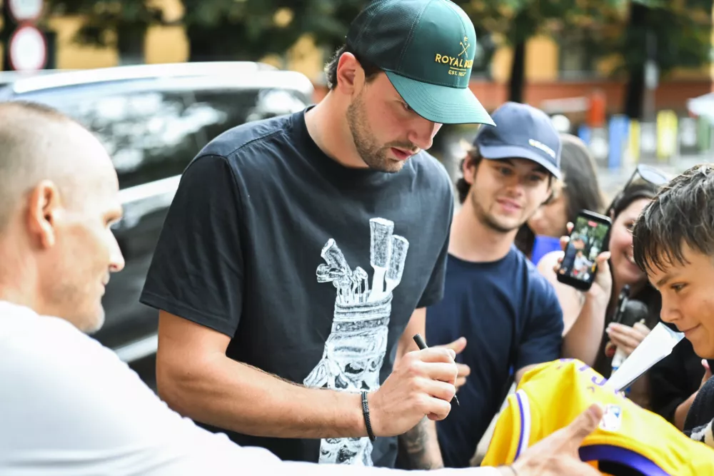 21.08.2026 - Luka Dončić s soigralci iz Los Angeles Lakers na obisku v Ljubljani FOTO: Nik Erik Neubauer