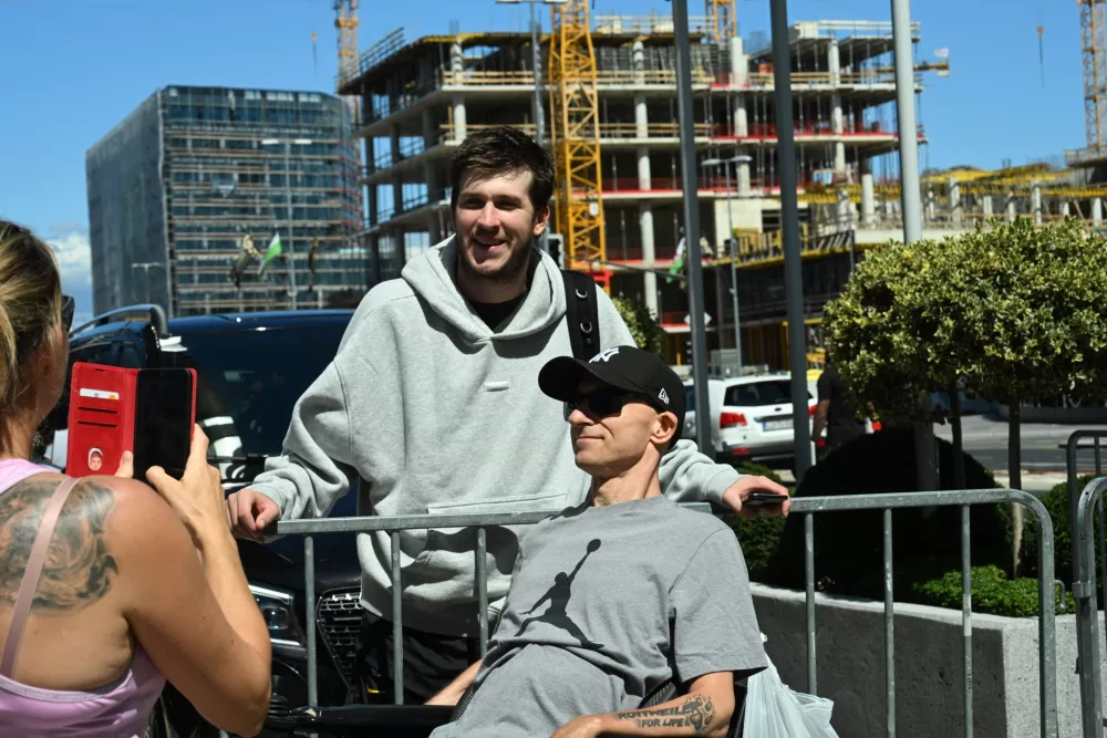 23.08.2026 - Luka Dončić s soigralci iz Los Angeles Lakers na obisku v Ljubljani..FOTONik Erik Neubauer