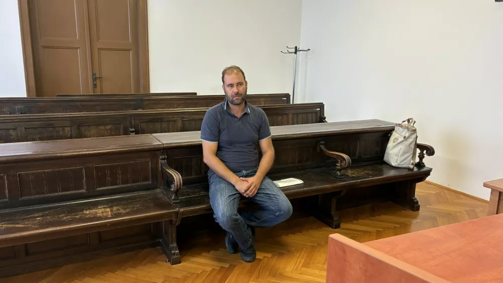 Slovenskim &scaron;olam je s streljanjem grozil inženir informatike: &raquo;Nič takega nisem storil&laquo;