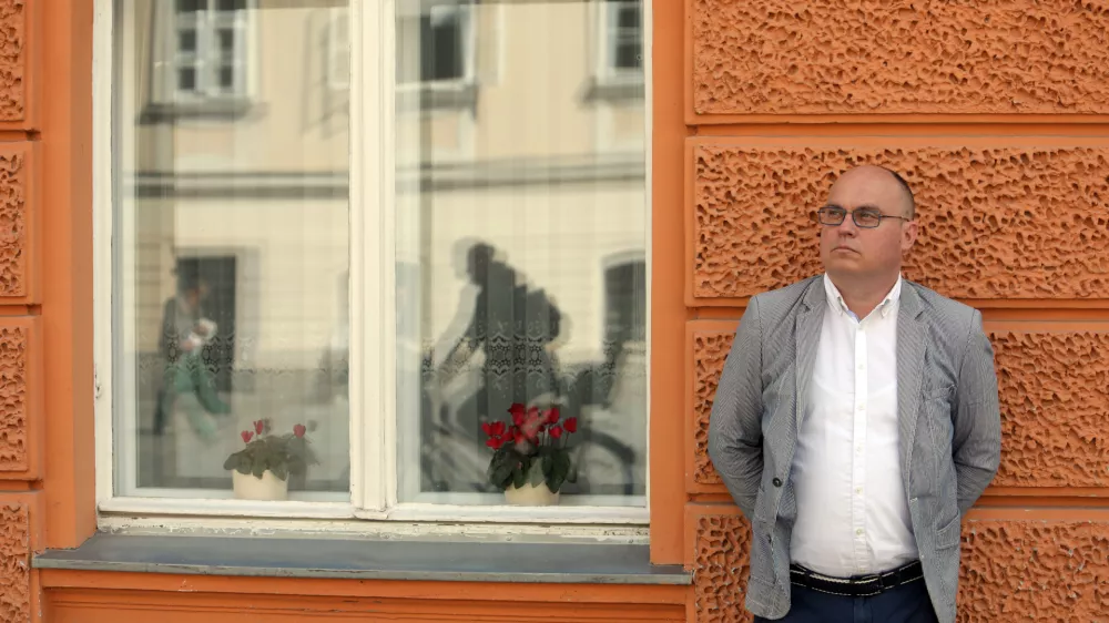 - 21.04.2021 &ndash; doc. dr. Dan Podjed, antropolog - znanstveni sodelavec In&scaron;tituta za slovensko narodopisje ZRC SAZU in izredni profesor za področje kulturne in socialne antropologije na Filozofski fakulteti Univerze v Ljubljani /FOTO: Jaka GasarOPOMBA: INTERVJU ZA OBJEKTIV 2021 / Foto: Jaka Gasar