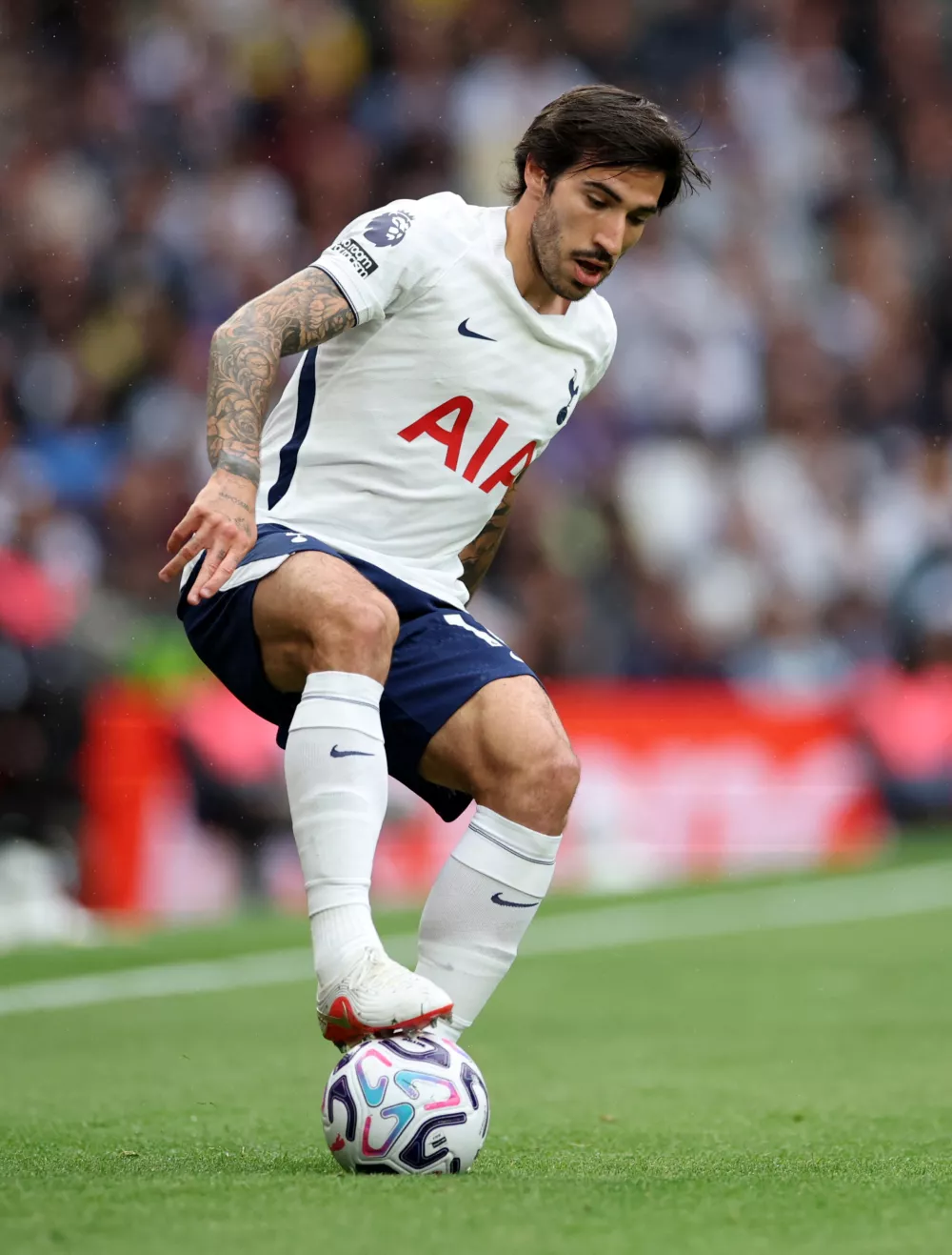 Soccer Football - Premier League - Tottenham Hotspur v Newcastle United - Tottenham Hotspur Stadium, London, Britain - August 29, 2026 Tottenham Hotspur's Sandro Tonali in action Action Images via Reuters/Andrew Boyers EDITORIAL USE ONLY. NO USE WITH UNAUTHORIZED AUDIO, VIDEO, DATA, FIXTURE LISTS, CLUB/LEAGUE LOGOS OR 'LIVE' SERVICES. ONLINE IN-MATCH USE LIMITED TO 120 IMAGES, NO VIDEO EMULATION. NO USE IN BETTING, GAMES OR SINGLE CLUB/LEAGUE/PLAYER PUBLICATIONS. PLEASE CONTACT YOUR ACCOUNT REPRESENTATIVE FOR FURTHER DETAILS..