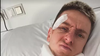 Tadej Pogačar se je oglasil iz bolnišnične postelje z borbenim sporočilom, potem ko je v soboto na 8. etapi Dirke po Španiji utrpel hude poškodbe pri padcu.