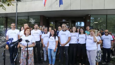 1.9.2026 - referendum - predstavniki sindikatov bodo oddali svoje podpise v podporo referendumu o zakonu o interventnih ukrepih za razvoj Slovenije; pred stavbo upravne enote Ljubljana, Linhartova cestaFoto: Luka Cjuha