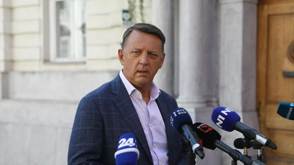 2.9.2026 - mag. Ur&scaron;ka Klakočar Zupančič in dr. Anton Rop - izjava za medije pred jesenskimi volitvamiFoto: Luka Cjuha