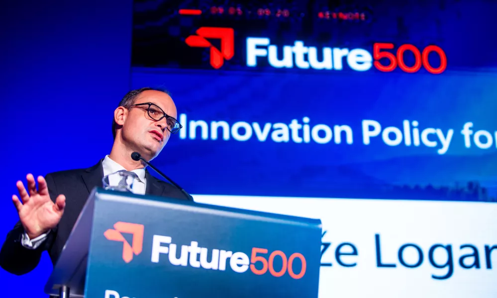 Bled, Sokolski dom.Odprtje Future 500 foruma v sodelovanju z IEDC - Poslovno solo Bled in Blejskim strateskim forumom.Minister za gospodarstvo, delo in sport Anze Logar.