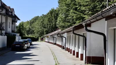 Edina za&scaron;čita pred hrupom: Razburjeni stanovalci proti podiranju dreves ob avtocesti