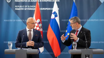 Ljubljana, Ministrstvo za zunanje in evropske zadeve.Obisk hrvaskega zunanjega ministra Gordana Grlica Radmana.Novinarska konferenca zunanjih ministrov Slovenije in Hrvaske, Toneta Kajzerja in Gordana Grlica Radmana.