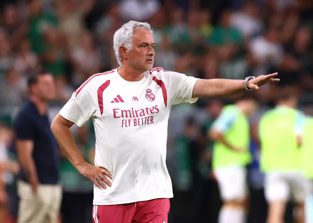 Soccer Football - Pre Season Friendly - Ferencvaros v Real Madrid - Groupama Arena, Budapest, Hungary - August 8, 2026 Real Madrid coach Jose Mourinho reacts REUTERS/Bernadett Szabo