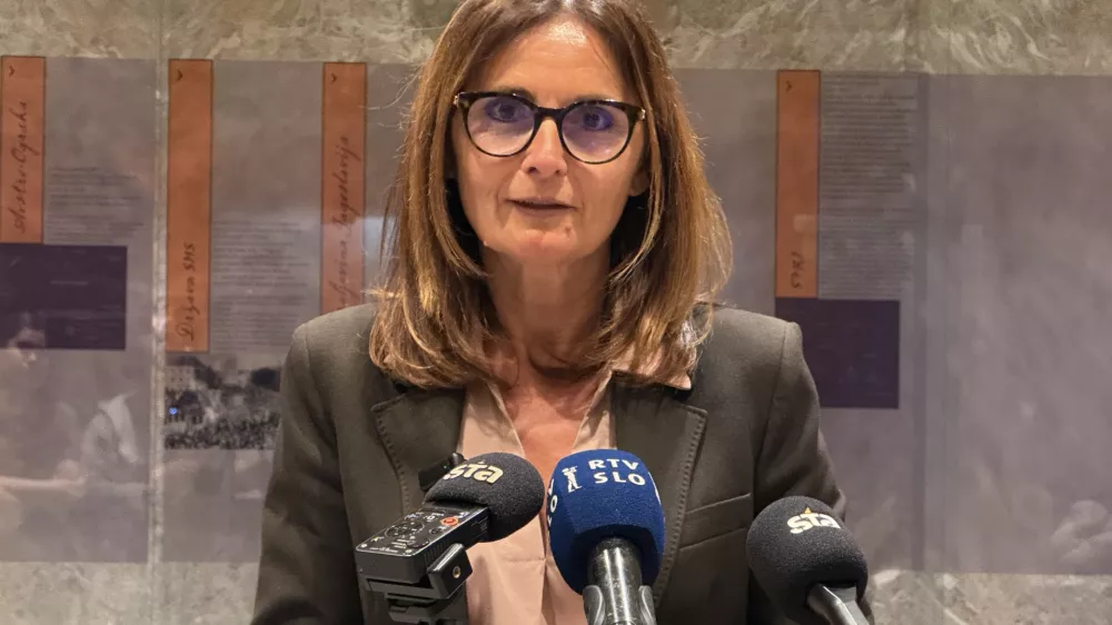 Ljubljana, DZ.Izjava podpredsednice DZ Natase Avsic Bogovic ob robu izredne seje.