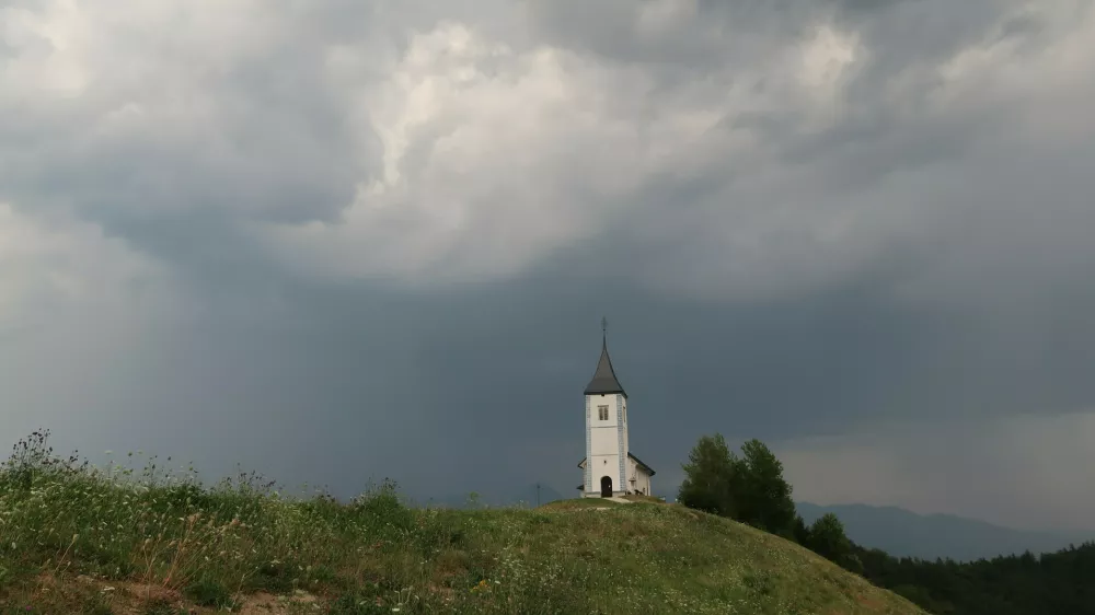 Vreme, oblaki, oblačnost, nevihta. Foto: Tatjana Pihlar 