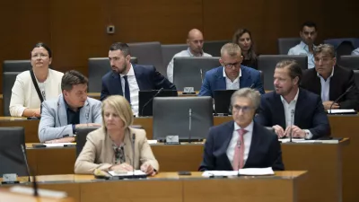 Nedeljko TodorovićResni.caresnica15.06.2026 Državni zbor - parlament - Izredna seja DZ, na kateri bodo odločali o spremembah zakona o lokalnih volitvah ter obravnavali mandatno-volilne zadeve, v okviru katerih bi DZ potrdil mandata nadomestnima poslankamafoto: Nik Erik Neubauer