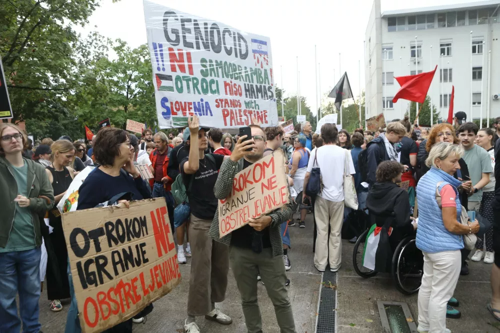 9.9.2026 - Protest - NE GENOCIDNEMU VELEPOSLANI&Scaron;TVU&laquo; proti odprtju izraelskega veleposlani&scaron;tva v Ljubljani.Foto: Luka Cjuha